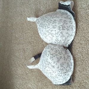 Cacique bra size 40D